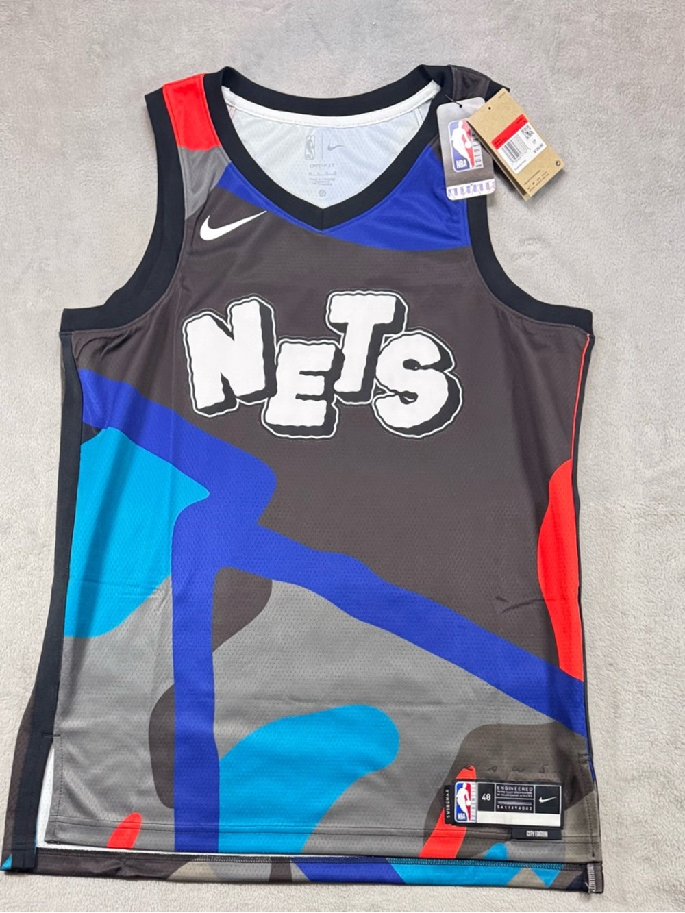 NWT Nike Brooklyn Nets Kaws City Edition Jersey 2023-24 Swingman Size 48 L
